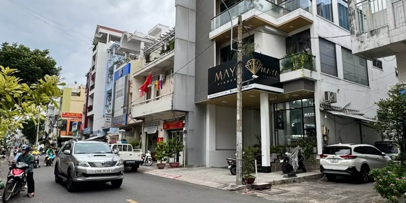 HOÀ HẢO - NGUYỄN TRI PHƯƠNG - QUẬN 10 - XE HƠI ĐỖ CỬA - LÔ GÓC THOÁNG MÁT - 35 M2 - 3 TẦNG BTCT -