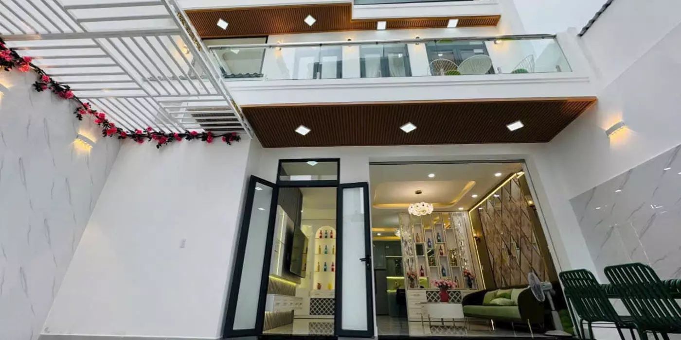 - Mặt tiền hẻm kinh doanh, Ngay Chợ Phước Long,110m2, ngang 8m, 3 tầng, 295 Phạm Hữu Lầu Quận 7 -