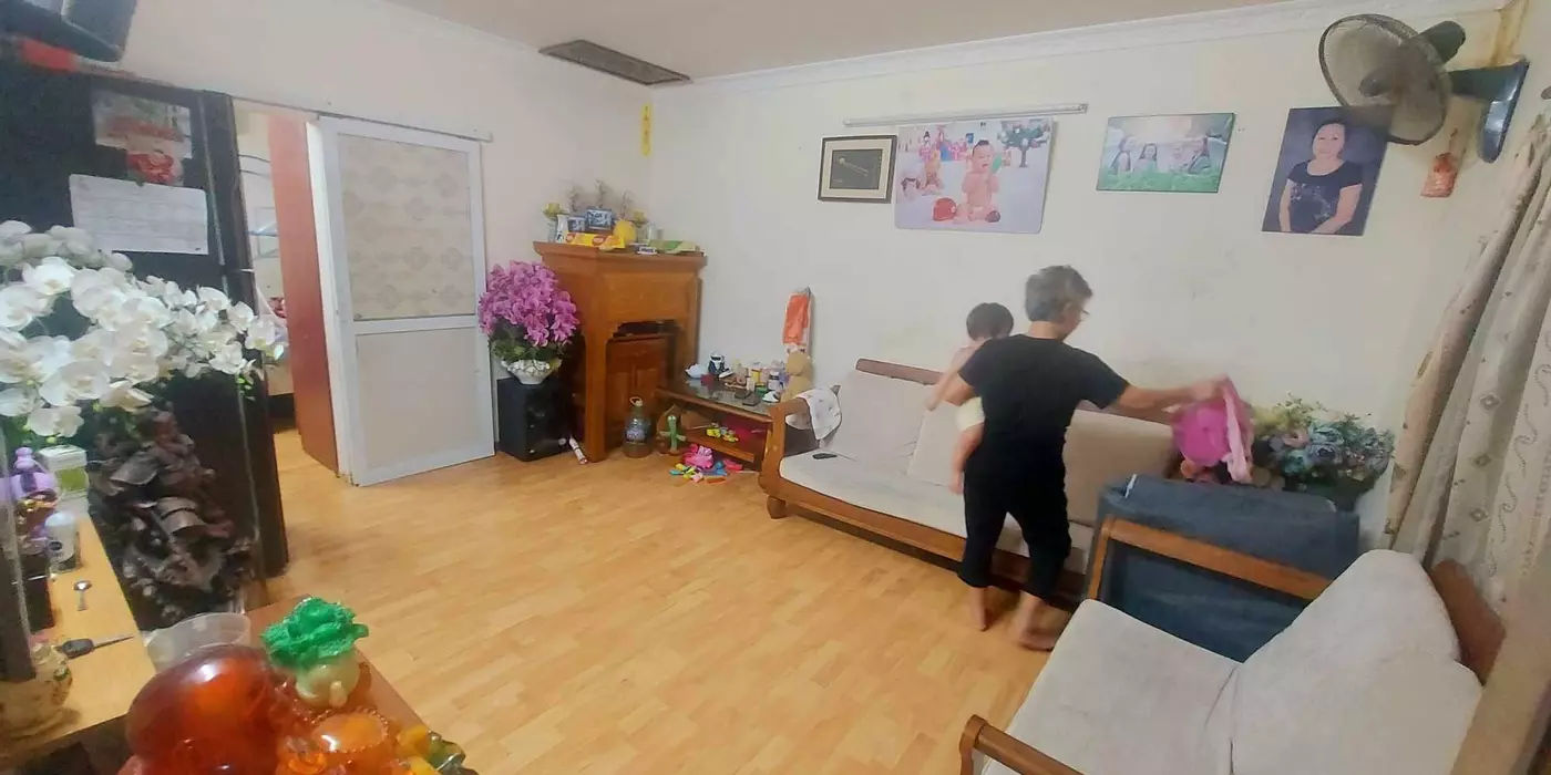 Bán căn hộ tập thể Thái Thịnh, 60m2, 2pn,  ô tô đỗ chân cầu thang. Nhỉnh 3 tỷ