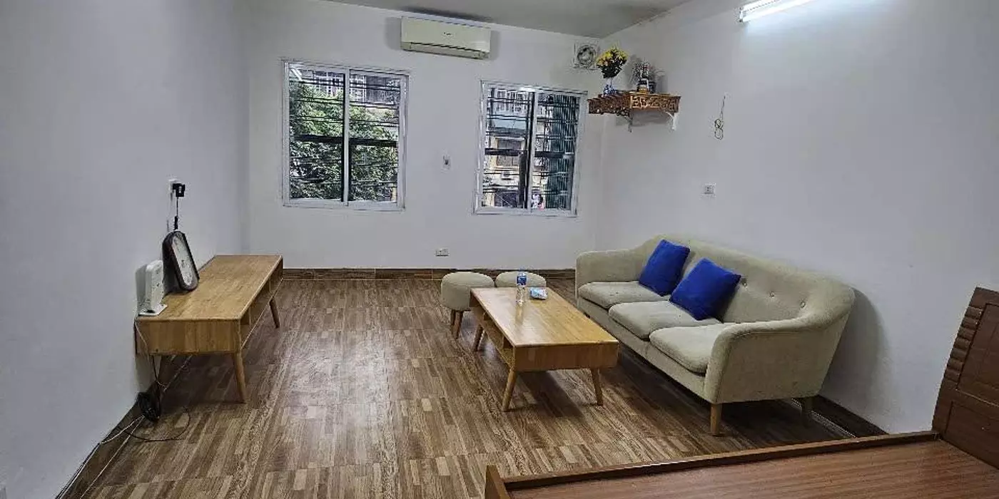 Bán căn tập thể tầng 3 phố Nguyễn Công Trứ, 60m2, 2pn, Nhỉnh 3 tỷ.