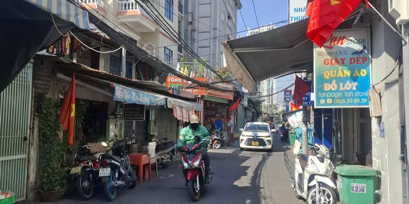 Hẻm xe Tải, 93.7M2, Nhà Ngang 6M, Thu Nhập 120tr/năm, Trung Tâm quận 7, Chỉ 10.9tỷ.