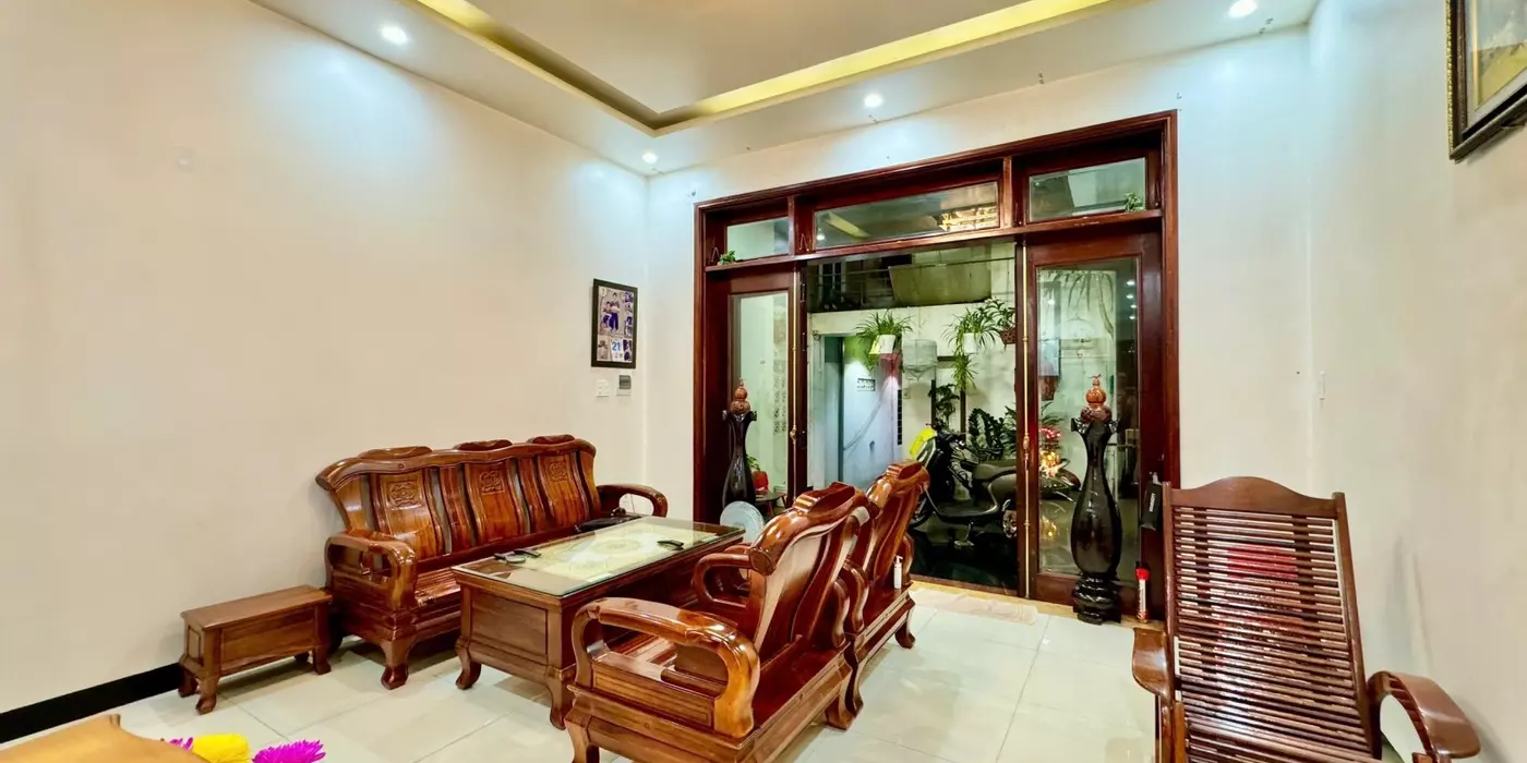 GẤP BÁN NHÀ 3 TẦNG, 3 MÊ FULL NỘI THẤT CAO CẤP - ĐỐI DIỆN BẾN XE - TỐNG DUY TÂN -LIÊN CHIẾU - GIÁ