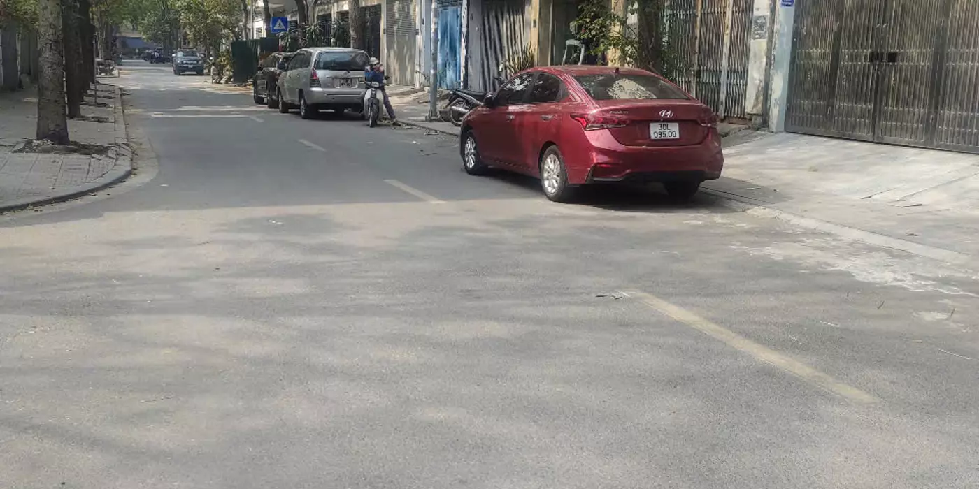 Chính chủ cần tiền bán gấp Biệt thự BT3, DT: 199m2, 4 tầng, KĐTM Văn Phú Hà Đông, 31.5 tỷ.
