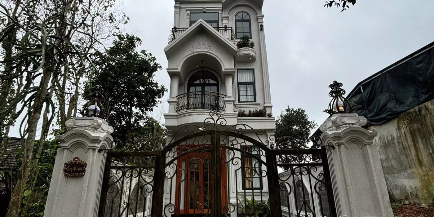 MỞ BÁN VILLA 3 TẦNG, 3 MÊ, PHONG CÁCH TÂN CỔ ĐIỂN TUYỆT ĐẸP MANG TÊN "Tùng Hoa Viên" FULL NỘI THẤT