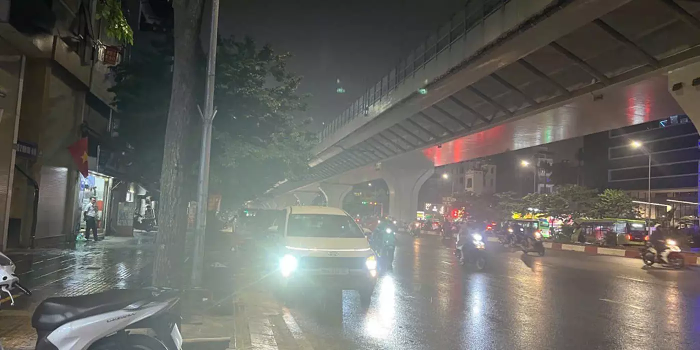 Bán nhà mặt phố Minh Khai, Hai Bà Trưng, 36m², 5 tầng, mặt tiền 3.4m 15.3  tỷ