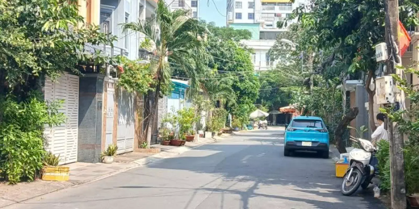 Bán nhà Biệt thự, hẻm 688 Lê Đức Thọ, gần Nguyễn Oanh, 10x20m, 3 Tầng, 4PN, 25.5 tỷ
