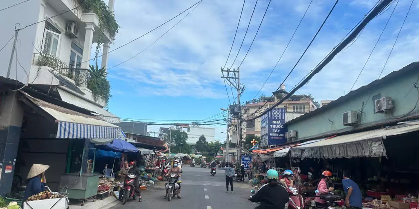 NHÀ 2 TẦNG (4x18) MTKD NHÁNH NGUYỄN THỊ BÚP - NGAY CHỢ HIỆP THÀNH CITY