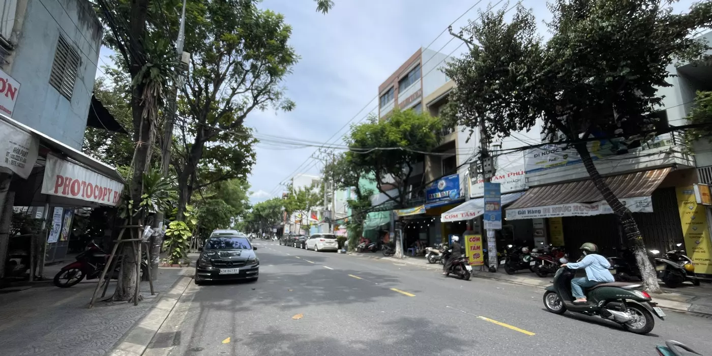 SỤP HẦM - MẶT TIỀN HUỲNH NGỌC HUỆ LÔ GÓC KINH DOANH - 3 TẦNG NGANG 7M CHỈ HƠN 6 TỶ