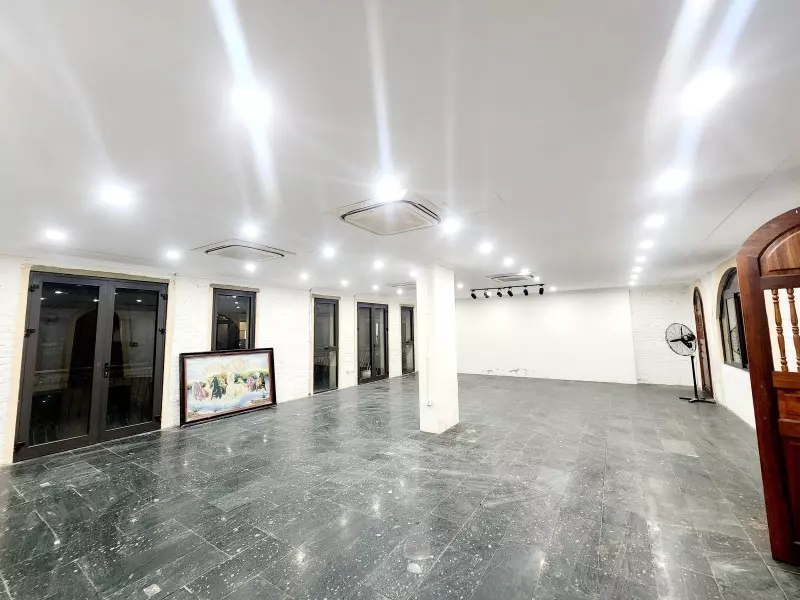 bán toà văn phòng phố Lê Duẩn, Đống Đa, view Hồ Ba Mẫu, 400m2 - 10 Tầng