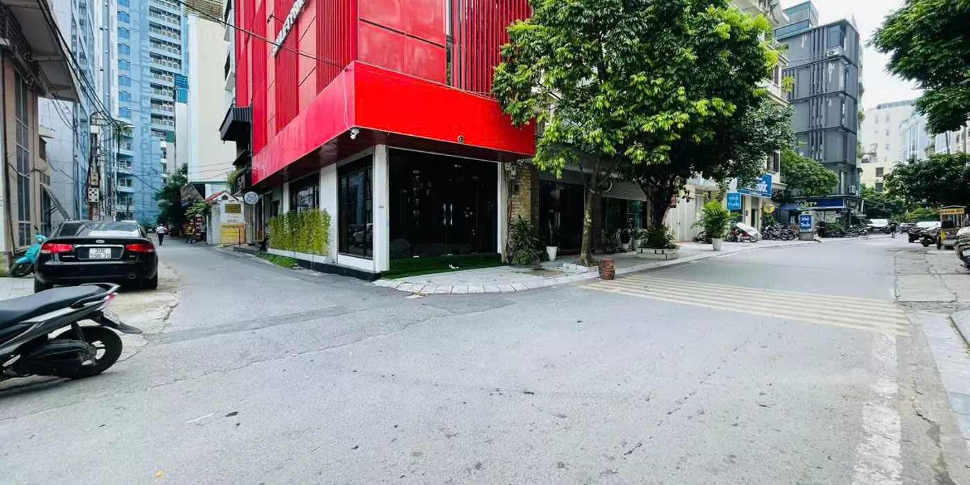 Vị trí vàng phố Lạc Long Quân 150 tỷ 432m2 mặt tiền 17m, 3 thoáng sát ngay Hồ Tây