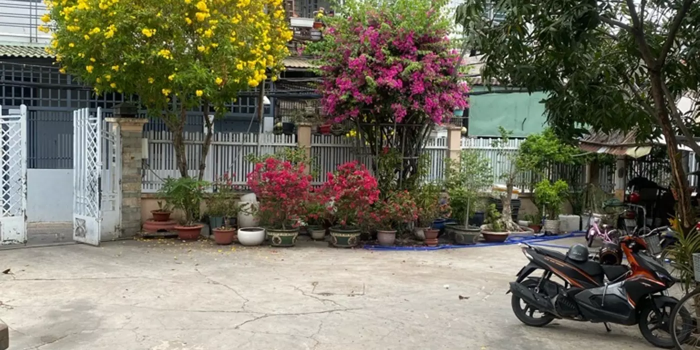Biệt thự 2 tầng, mặt tiền kinh doanh, ngay Khu Dân Cư Bộ Công An, 322m2, 160 Nguyễn Văn