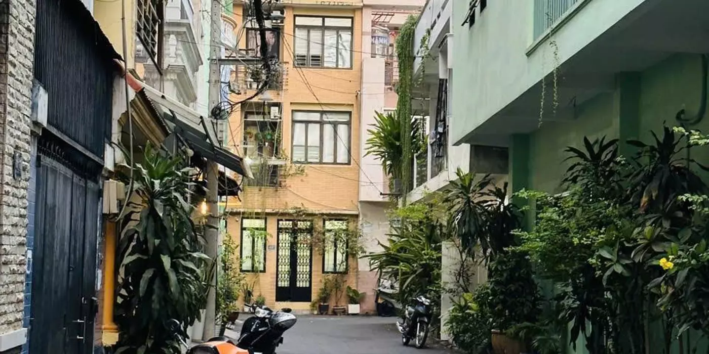 Q10 NGUYỄN GIẢN THANH HẺM 2 XE HƠI KHU AN NINH CĂN GÓC THÔNG THOÁNG 5x15M 3 TẦNG TIỆN CHO THUÊ VA