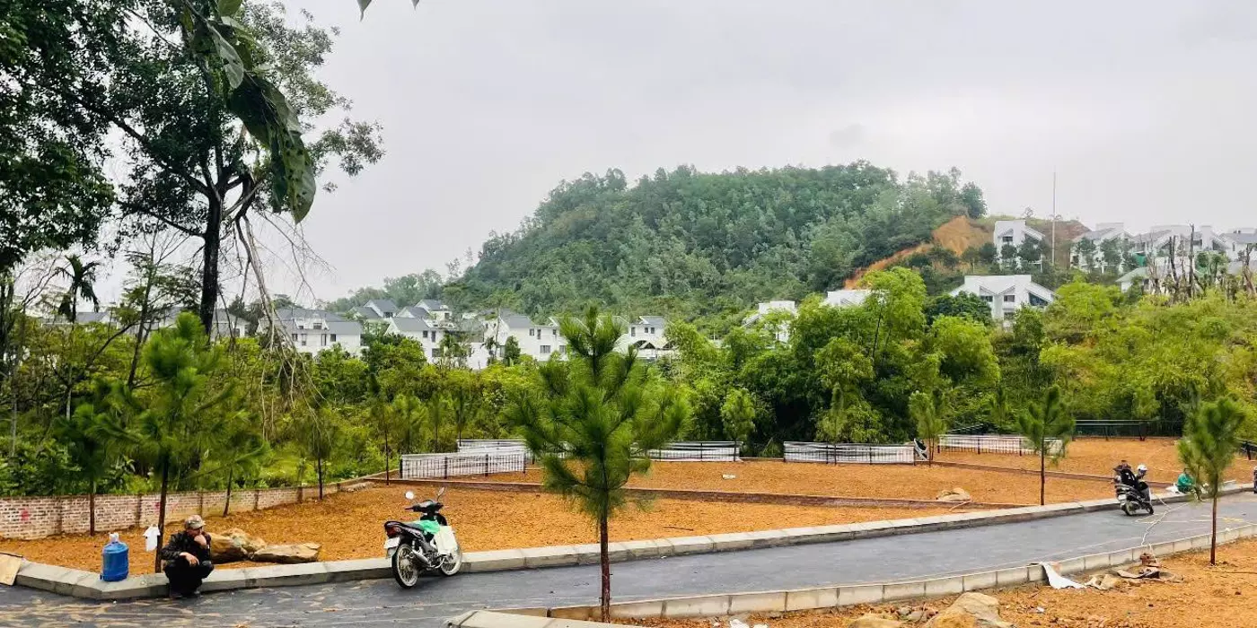Bán đất nghỉ dưỡng chung vách KĐT Xanh Villas đường to giá rẻ 403m nhỉnh 10tỷ