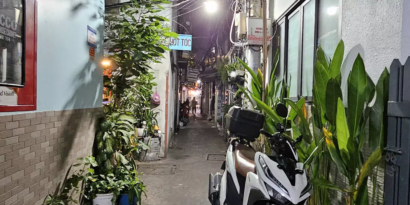 BÁN NHÀ CĂN GÓC 2 MẶT TIỀN Q4 
NGANG 6.5 DÀI 6.5 M 
ĐÚC 5 TẤM HƠN 5 TỶ