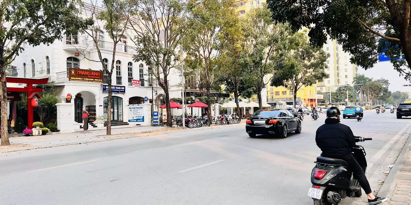 bán nhà mặt phố 1 mặt ngõ quận Long Biên, 150m, mặt tiền 6m, vỉa hè, 3 ôtô tránh, full thổ cư