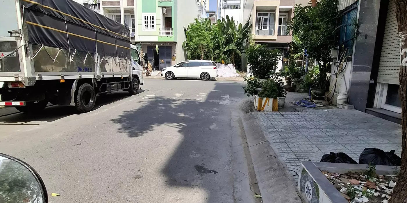 Hẻm xe hơi thông, Nhà 4 tầng, Ngang 4.5M, Nguyễn Văn Linh, Phú Mỹ Hưng, 86M2, Chỉ 14tỷ.