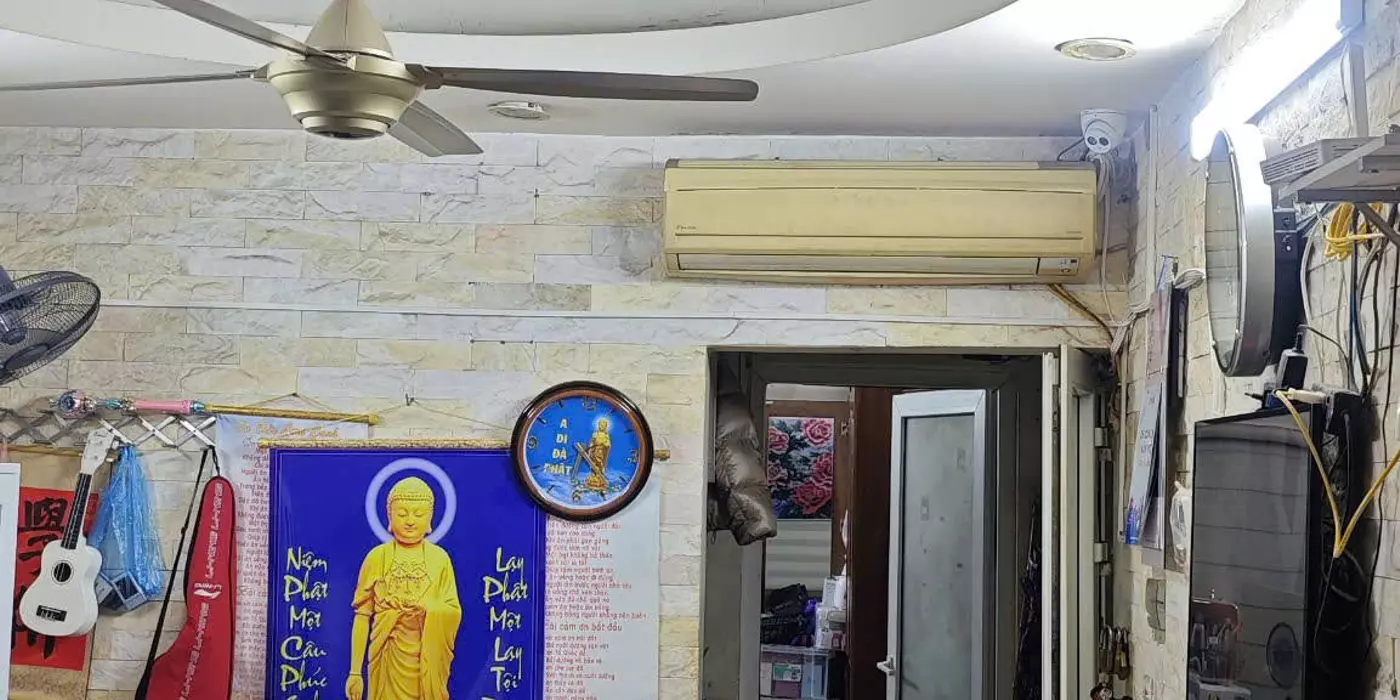 Bán gấp CHTT Tầng1 Kinh doanh , DT 70m2 . Mặt đường Thái Thịnh, Đống Đa, giá 3,685 tỷ.