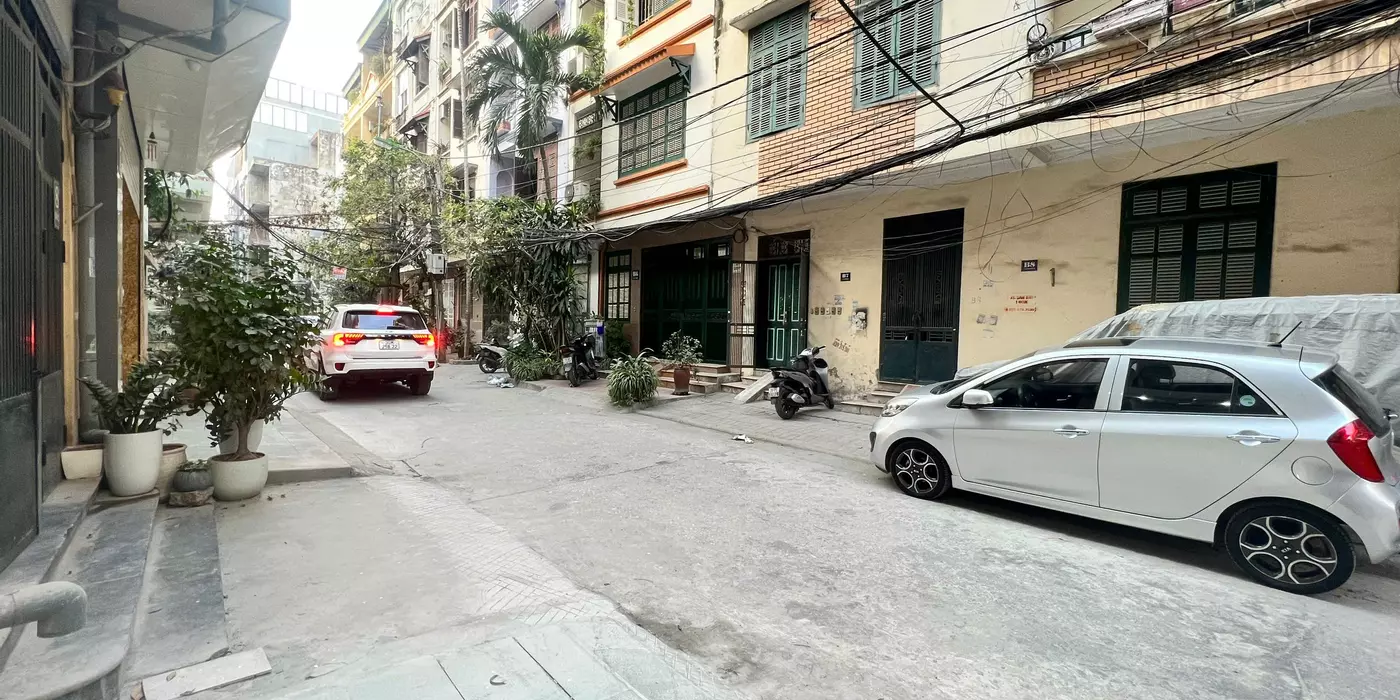 Bán gấp nhà riêng đẹp Vừa ở Vừa cho thuê căn hộ tại Ngõ 217 Đê La Thành, Đống Đa, Hà Nội, 25,9 tỷ,