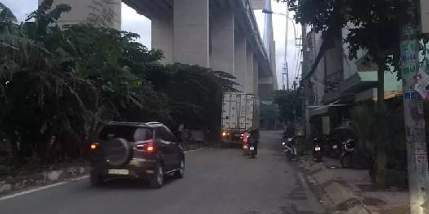 Căn hộ dịch vụ, mặt tiền Nguyễn Văn Qùy, thu nhập, 550triệu/Năm, 2 tầng, 304m2, P.Phú