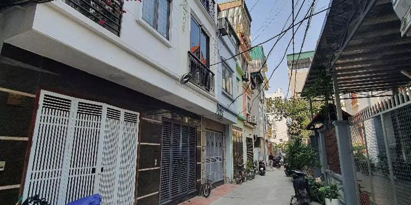 NGỌC THỤY - LÔ GÓC 3 THOÁNG - Ô TÔ ĐỖ CỬA - 50M RA Ô TÔ TRÁNH.