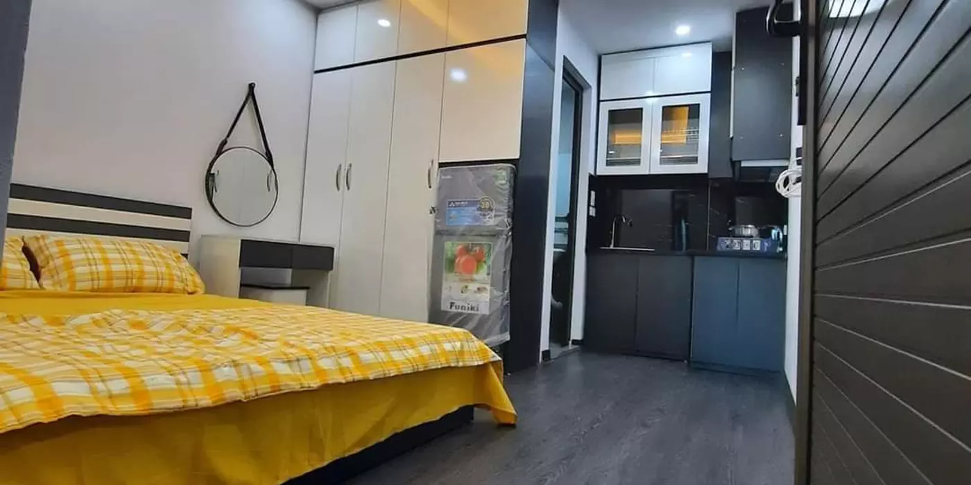 Bán nhà Hoàng Quốc Việt  thang máy vù vù, gần phố, 30m ô tô, ở và kinh doanh 40m -7.4 tỷ