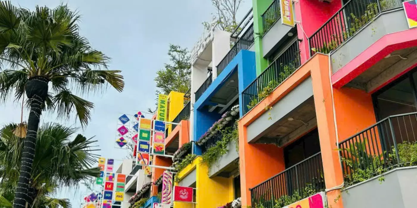 Flamingo Golden Hill lưng tựa núi Liên Sơn, mặt hướng hồ Tam Trúc nằm trong quần thể biệt thự,