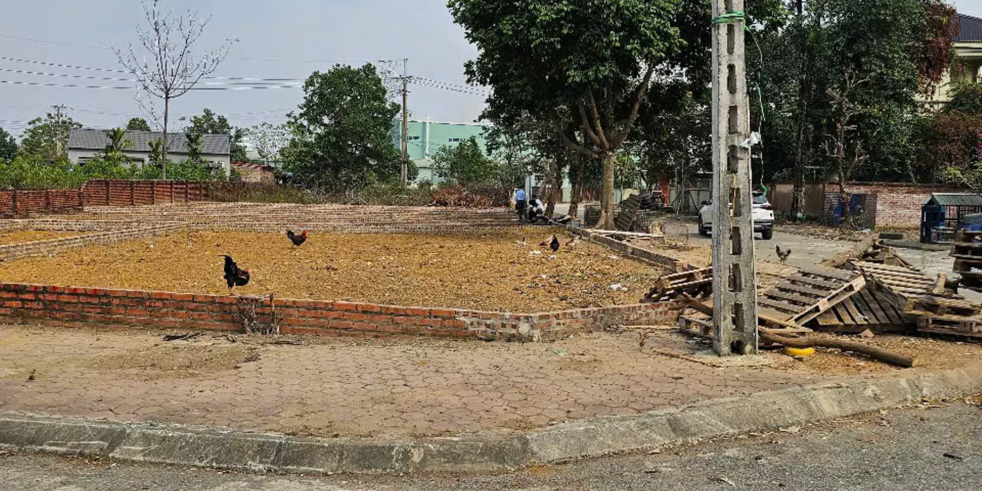 Bán lô đất TĐC Vai Réo trục chính Phú Cát lô góc đường thênh thang 100m 4.3 tỷ