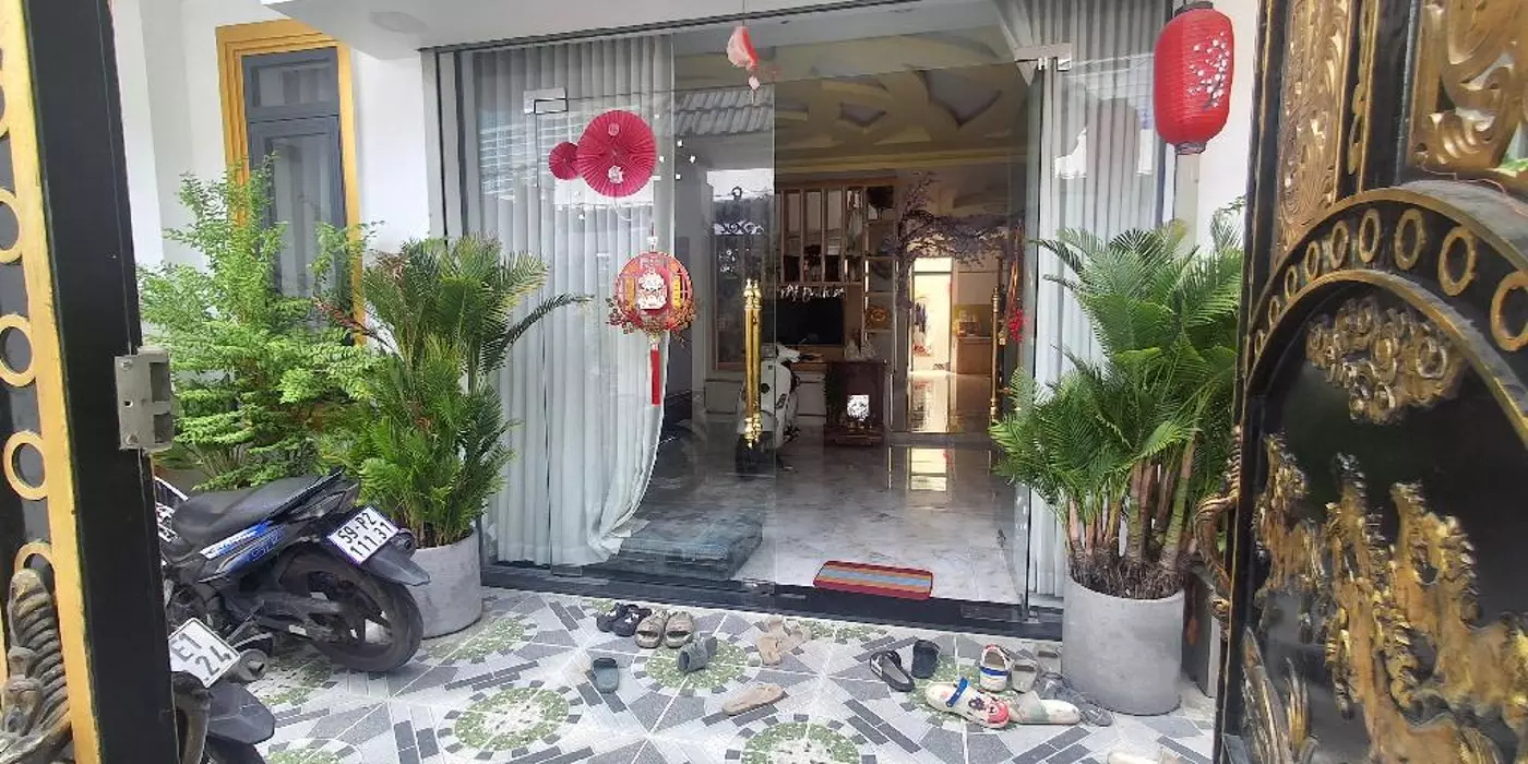 Nhà mới ở ngay, 128m2, 3 tầng, Ngang 7m, hẻm xe hơi, 803 Huỳnh Tấn Phát, Phú Thuận Quận 7-Giá 12