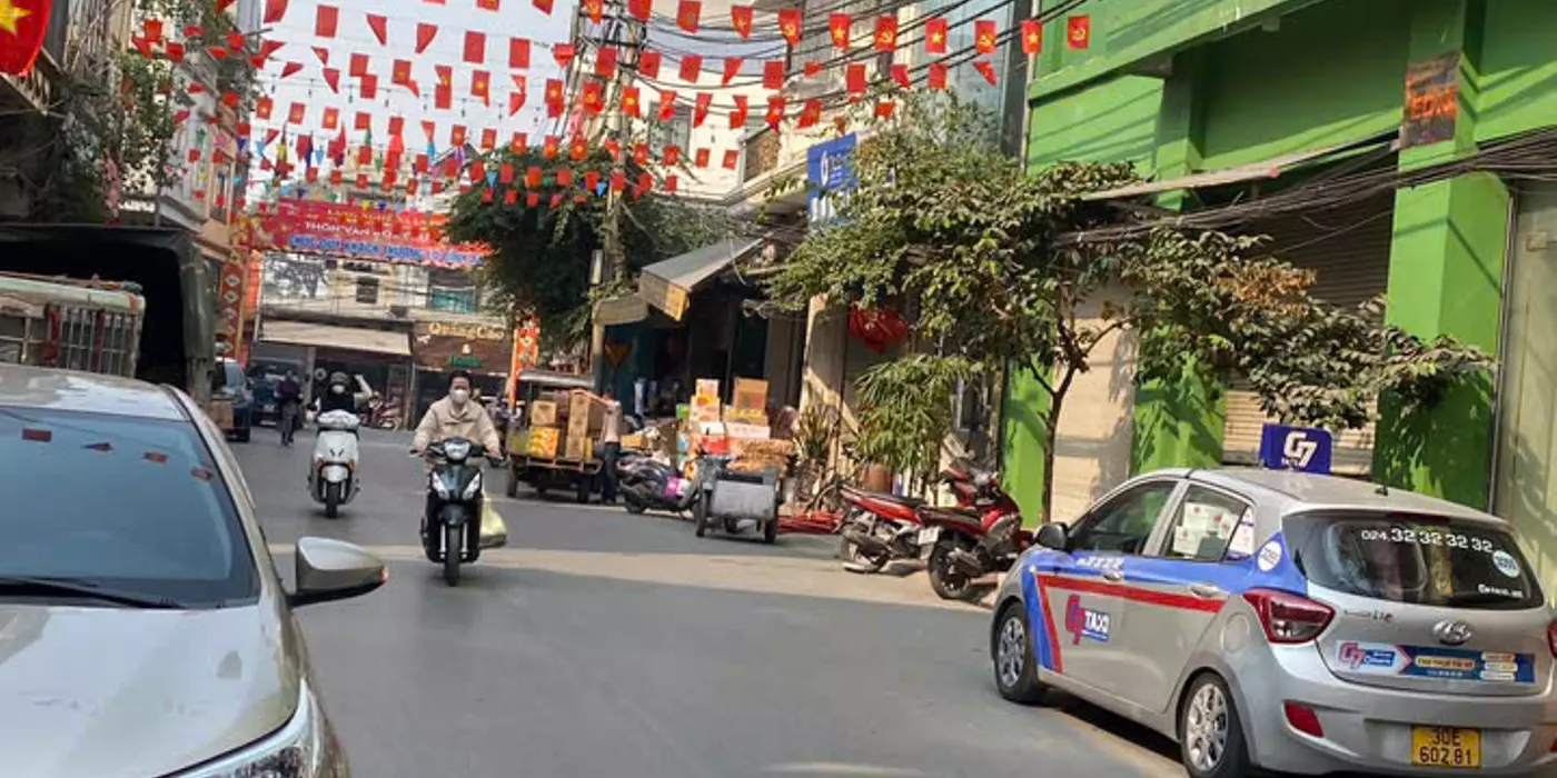 Chỉ 4. 95 tỷ có ngay nhà MẶT PHỐ Đồng Tiến Ô TÔ TRÁNH, 33m 5 tầng KINH DOANH đỉnh chóp.