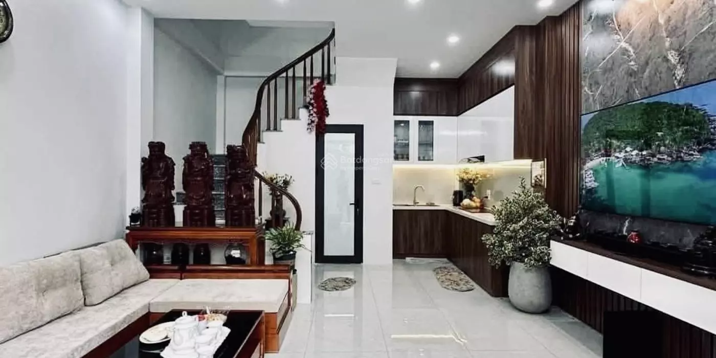 Giảm sốc 300tr nhà đẹp đón tết đường Ngọc Lâm chỉ 6  tỷ 44 m2, Nhà siêu thoáng, ô tô đỗ gần