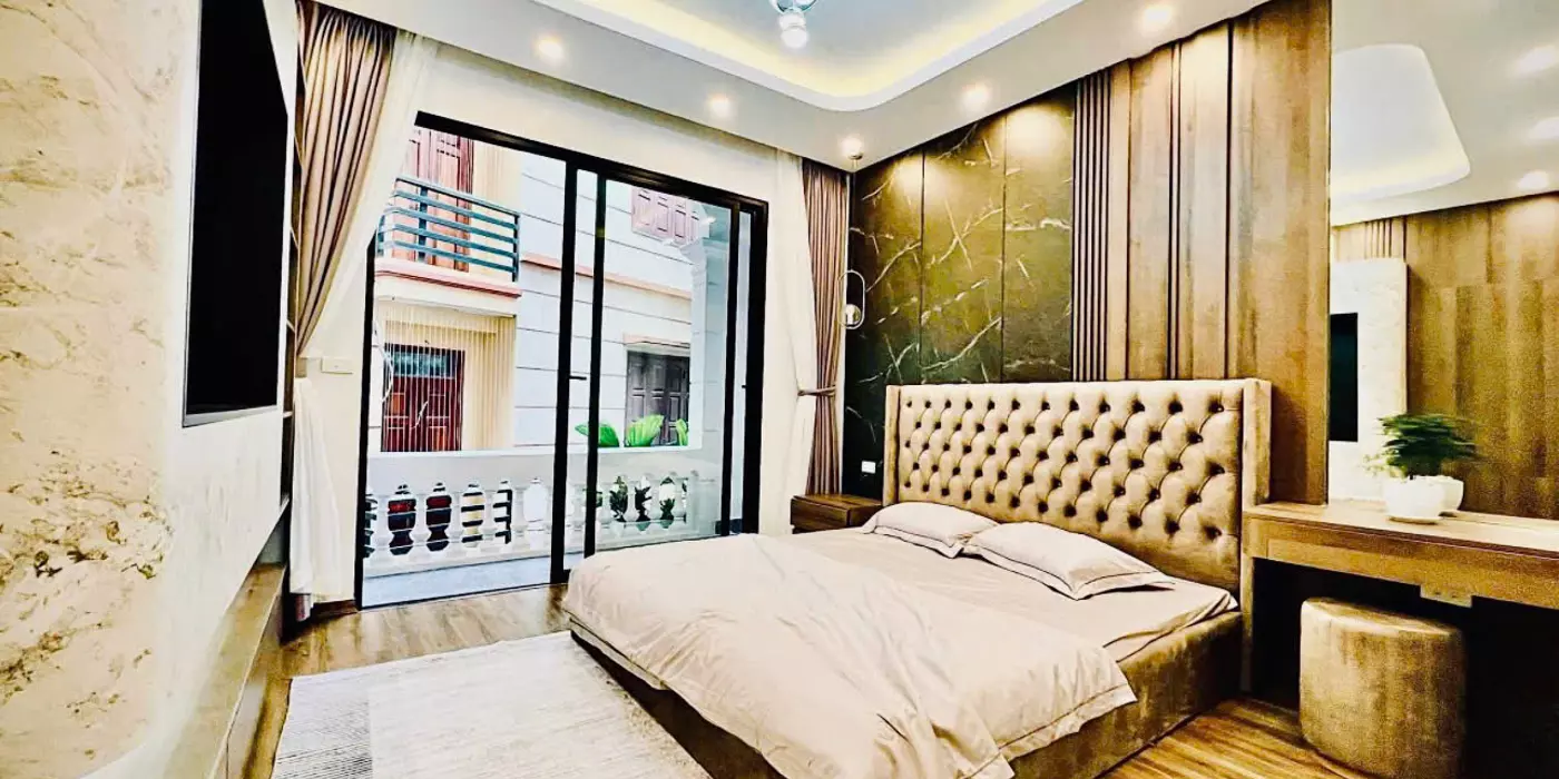 Bán gấp giảm 400tr căn nhà 42m xây 5 tầng Phố Ngọc Lâm chỉ 6 tỷ Một nhà ra mặt phố