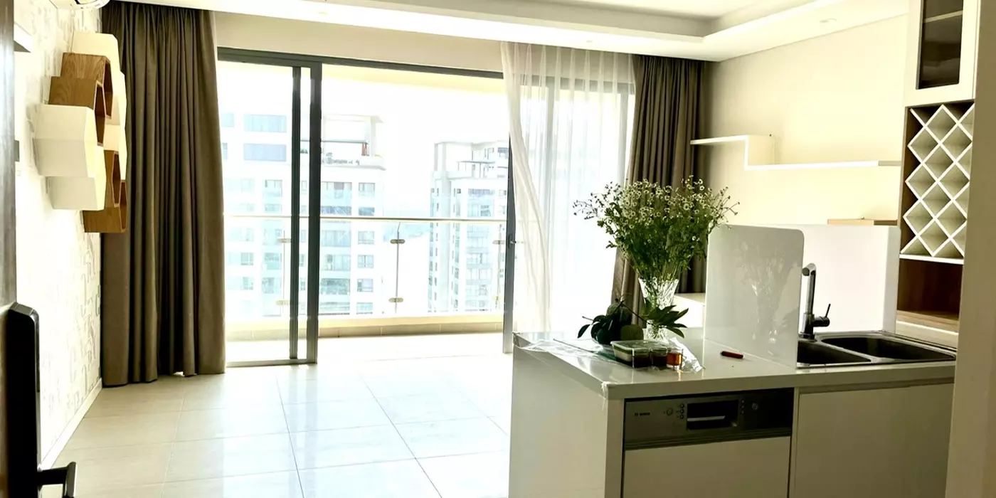 Cho thuê căn hộ 2PN tầng cao, view hồ bơi siêu đẹp tại Đảo Kim Cương