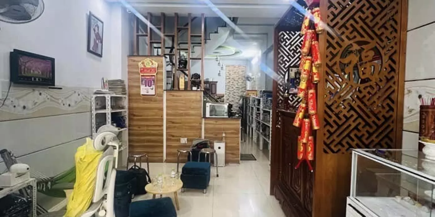 Mặt tiền Bùi Minh Trực 4x16 chỉ 9 tỷ 9