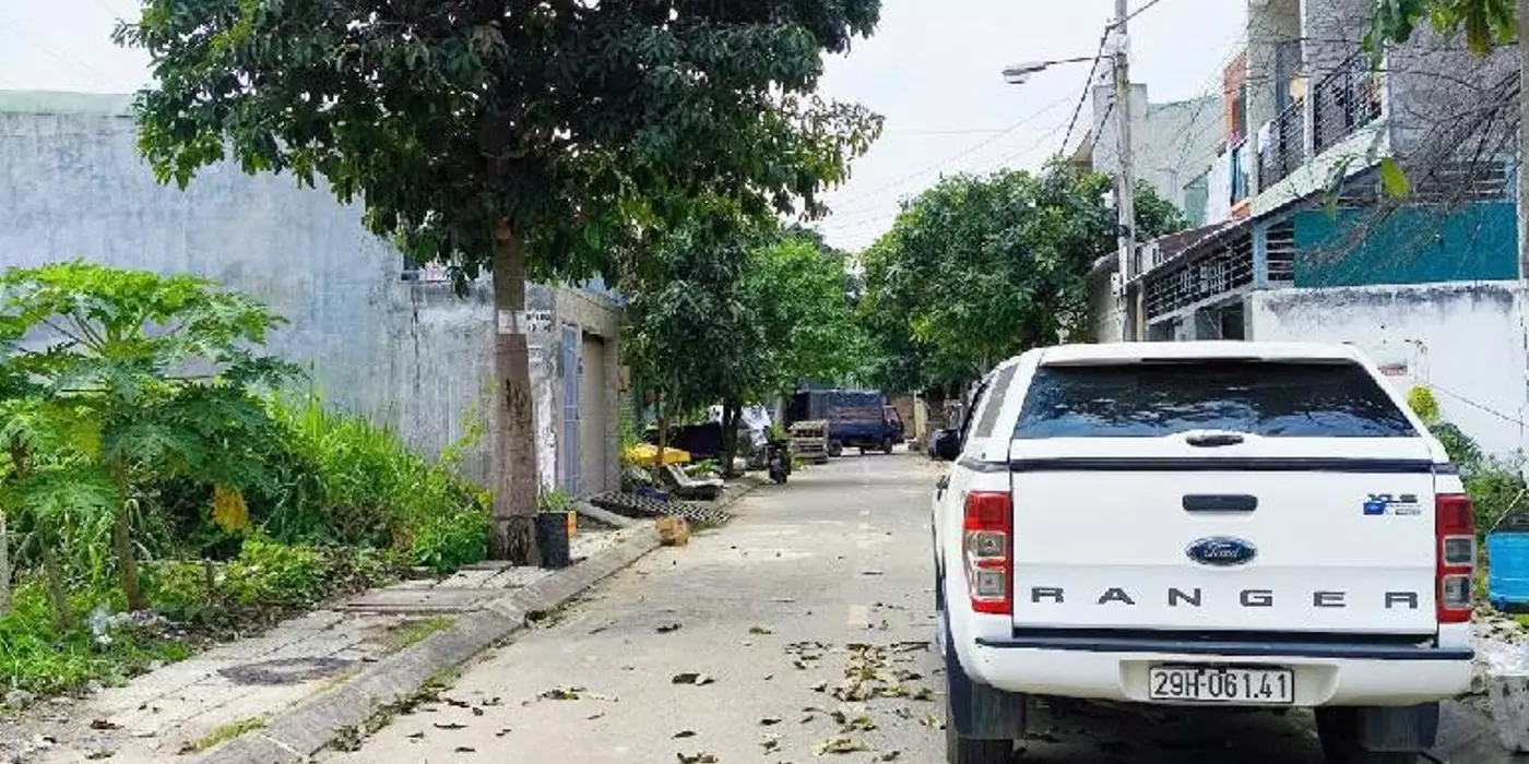 Đất phân lô, đối diện Vinhomes, 85m2, ngang 5m, GPXD 4 tầng,nhỉnh 4 tỷ