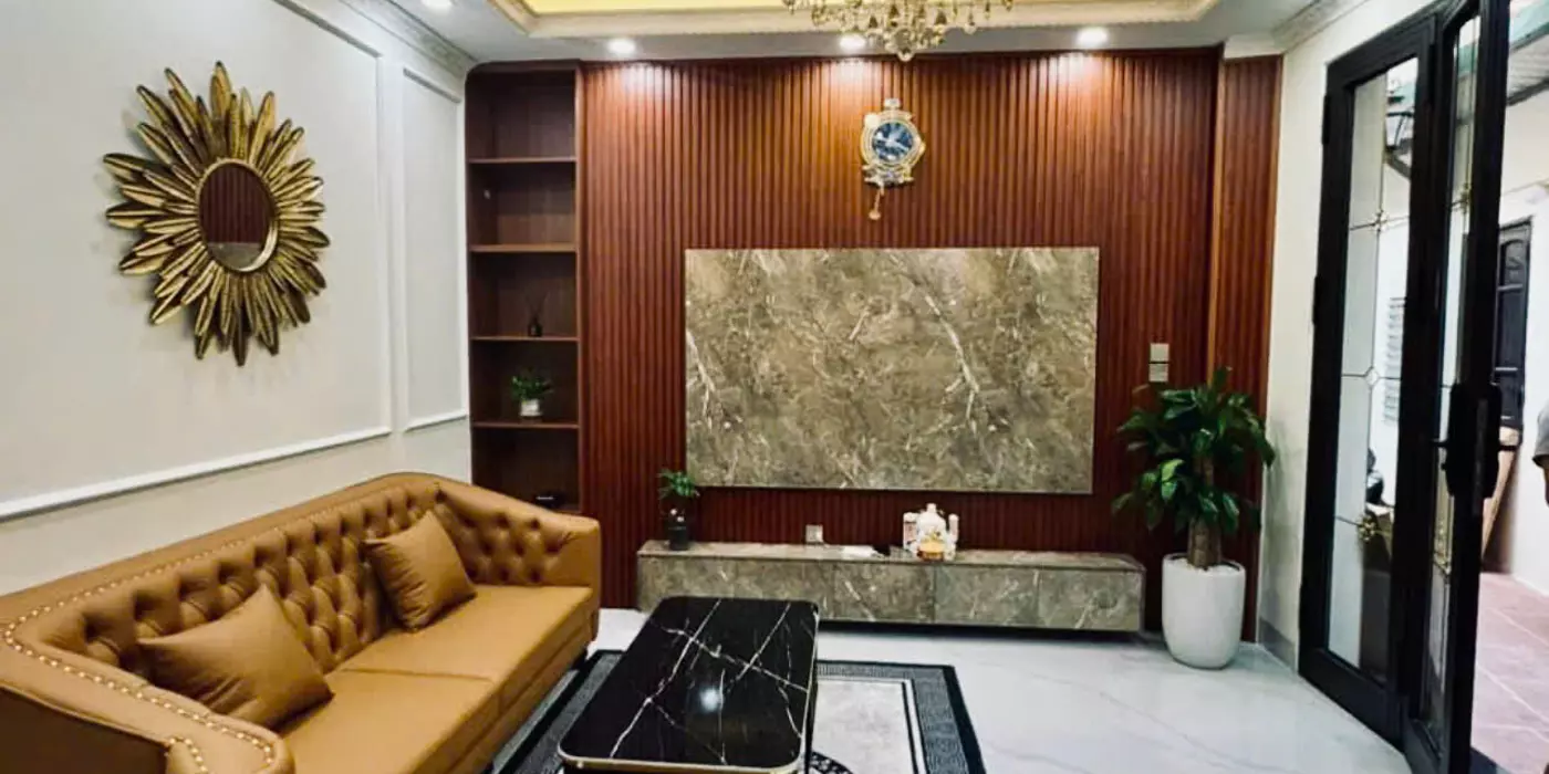 giảm chào 300 tr bán gấp nhà  đẹp phố Nguyễn Văn Cừ 38m xây 5 tầng  chỉ 6 tỷ một nhà ra mặt ngõ ô