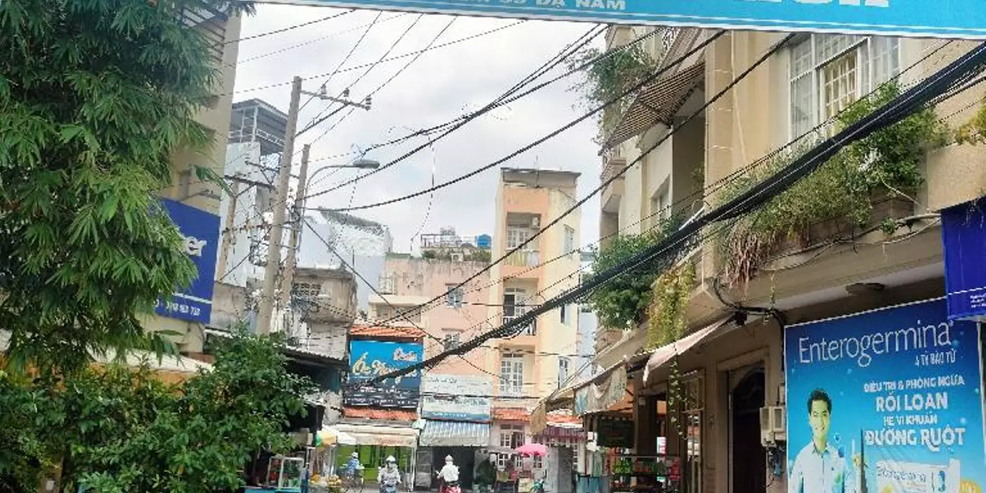 SIÊU PHẨM DƯƠNG BÁ TRẠC , HẺM 2 XE TẢI TRÁNH NHAU ,  Ô TÔ ĐẬU TRƯỚC CỬA HOẶC NGỦ TRONG NHÀ .