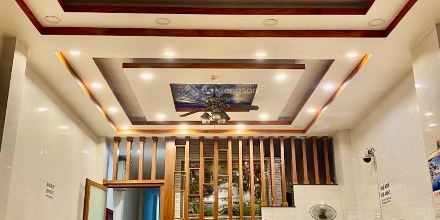 Nhà Lê Văn Việt, 3  tầng, 3 PN, 70m2, ngang 4.5m, HXH, nhỉnh 5 tỷ