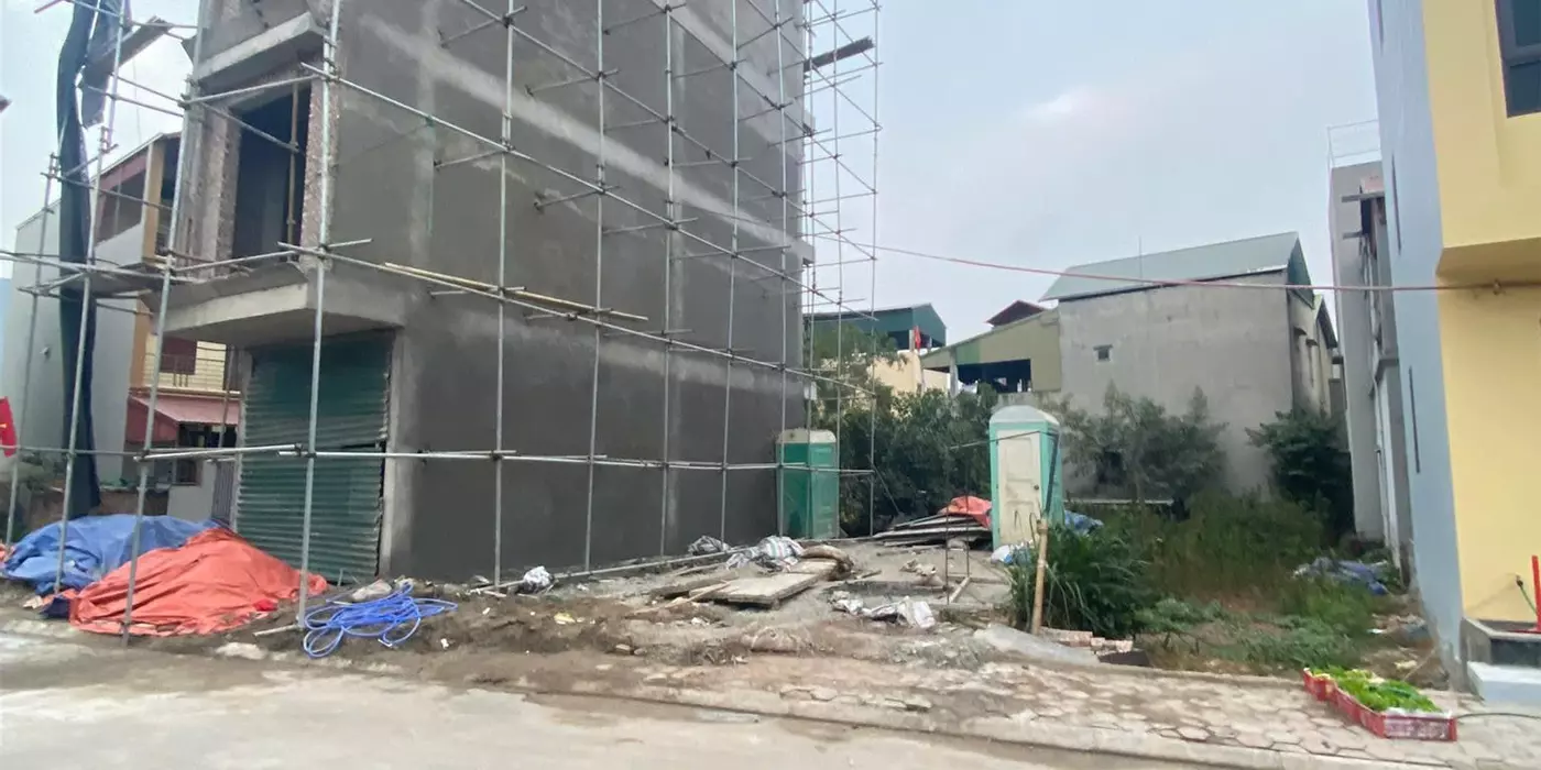 ĐẤT VỈA HÈ RỘNG 12M Ô TÔ TRÁNH ĐỖ NGÀY ĐÊM - KINH DOANH MẶT CHỢ - VIEW CÔNG VIÊN LONG BIÊN