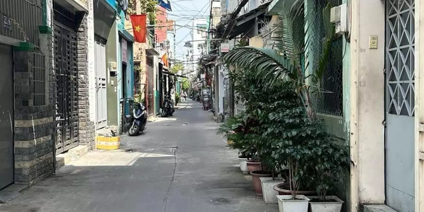 🔥🔥 BÁN GẤP! XE HƠI ĐỖ CỬA – Hẻm thông ngay ngã ba Tô Hiến Thành, Cách Mạng Tháng 8 – Chỉ 8.6 tỷ!