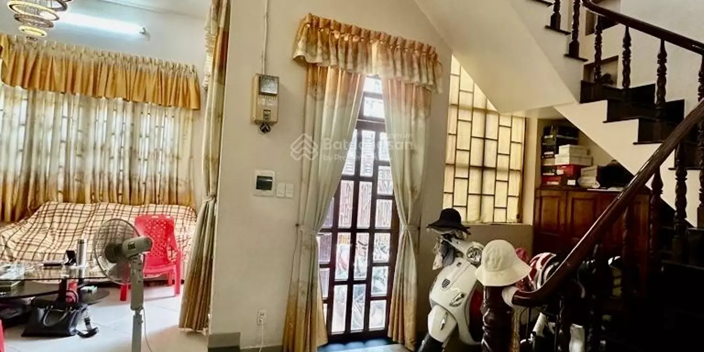 Nhà ngay Nguyễn Duy Trinh,3 tầng, 84m2, ngang 7m, 4PN, nhỉnh 6 tỷ