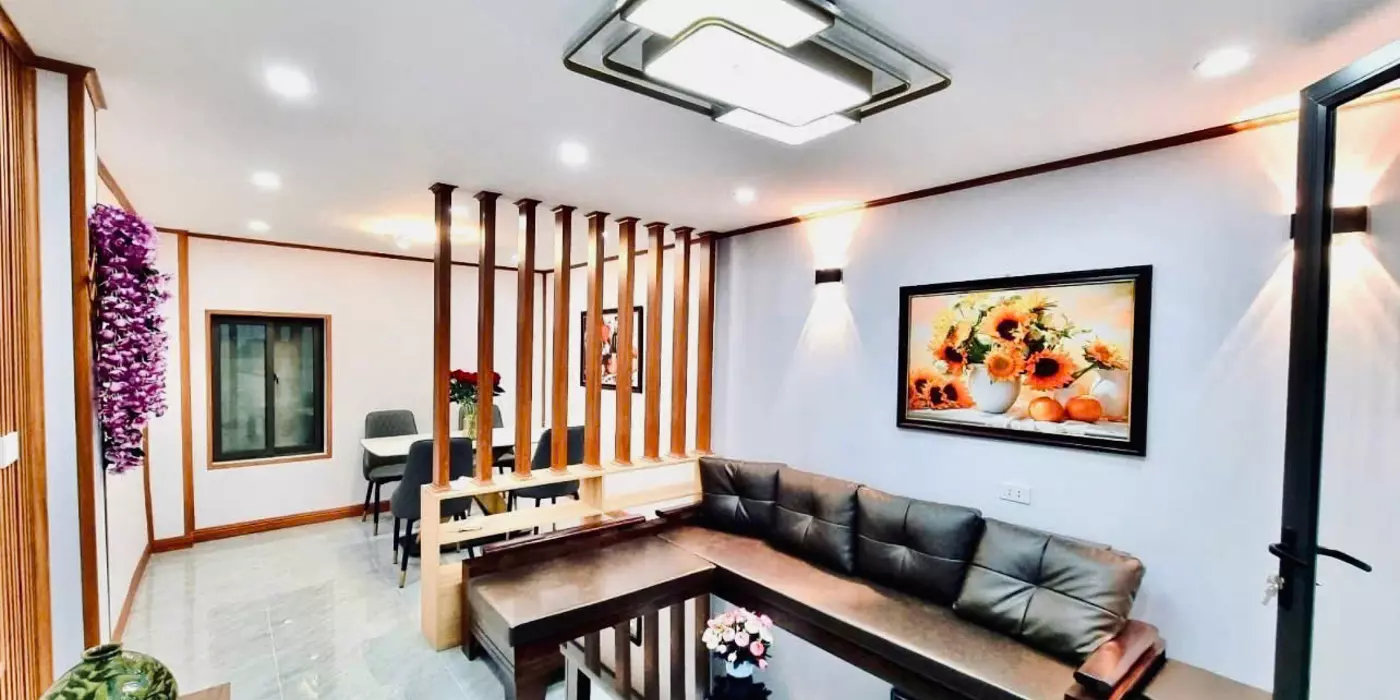 Lộc xuân giảm 400tr bán nhanh nhà Bồ Đề nhà Diện tích 37m² chỉ 6.1 tỷ – một nhà ra mặt phố, tiện