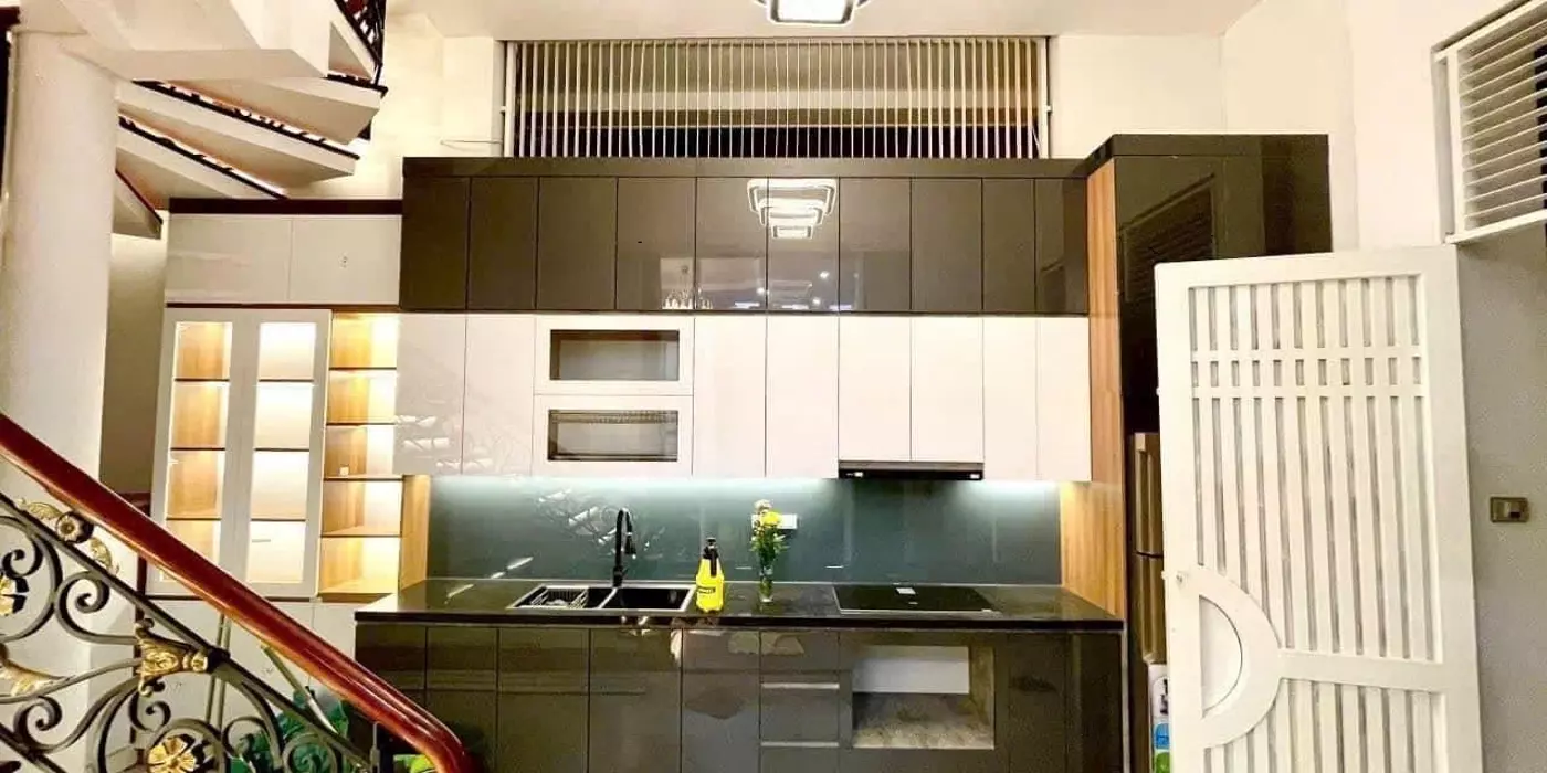 BÁN NHÀ NGỌC LÂM 50M2* 6 TẦNG* 6.5 TỶ, THANG MÁY