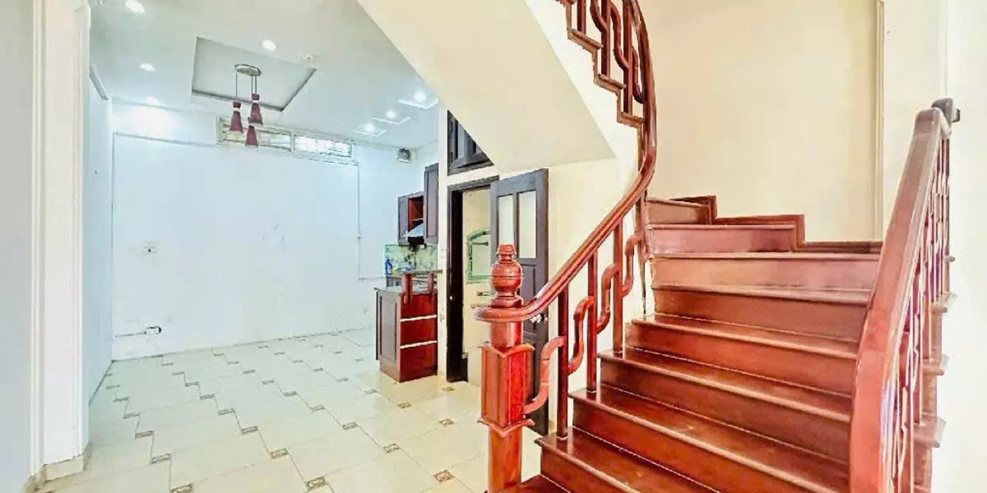 Phố Trích Sài 45m2, 5T, MT4.2m chỉ 10m ra Hồ Tây sân rộng 100m2 hiếm nhà bán