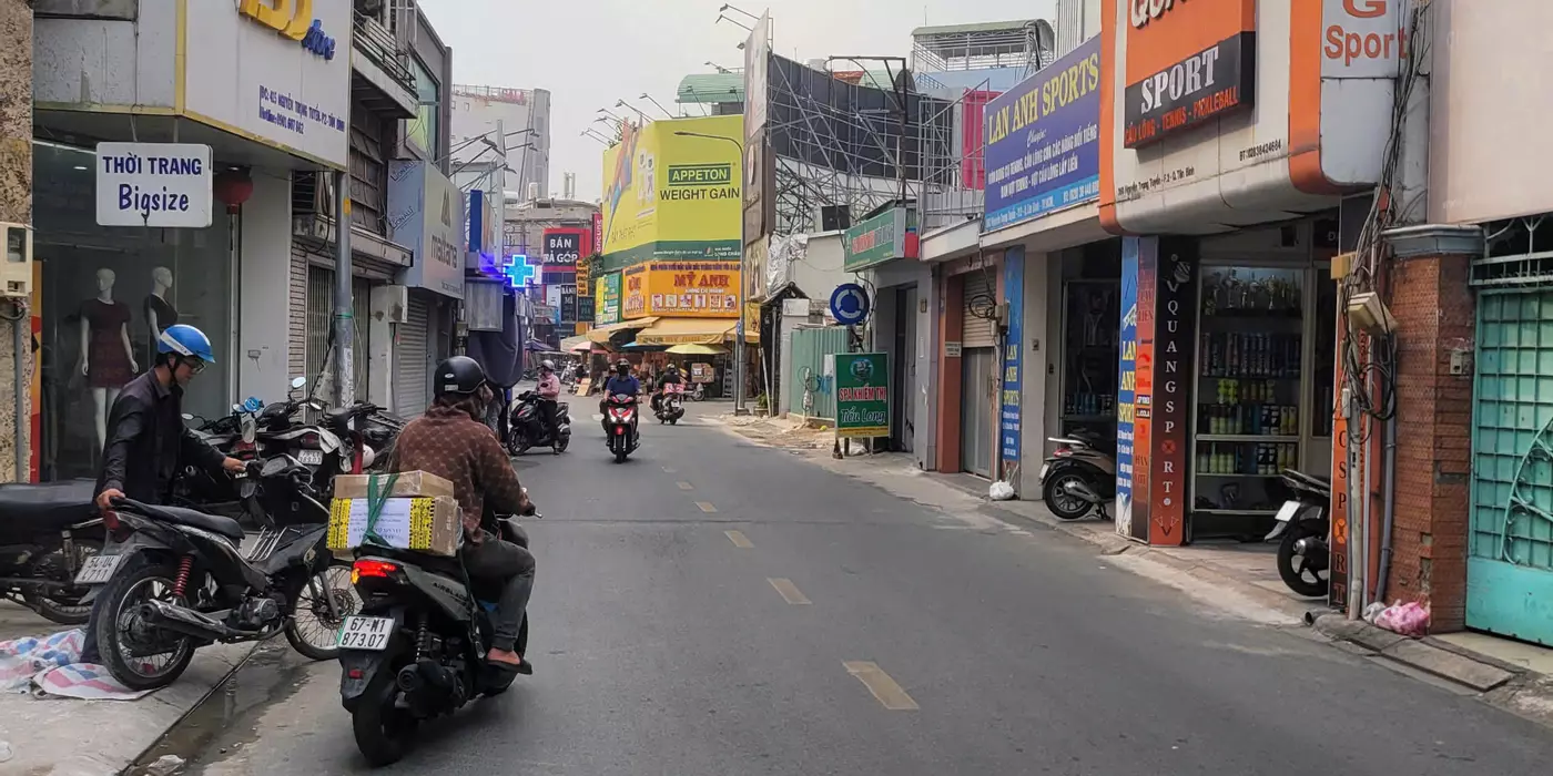 Mình Chính chủ cần bán gấp căn nhà có vị trí tuyệt vời, mặt tiền đường Nguyễn Trọng Tuyển, Tân
