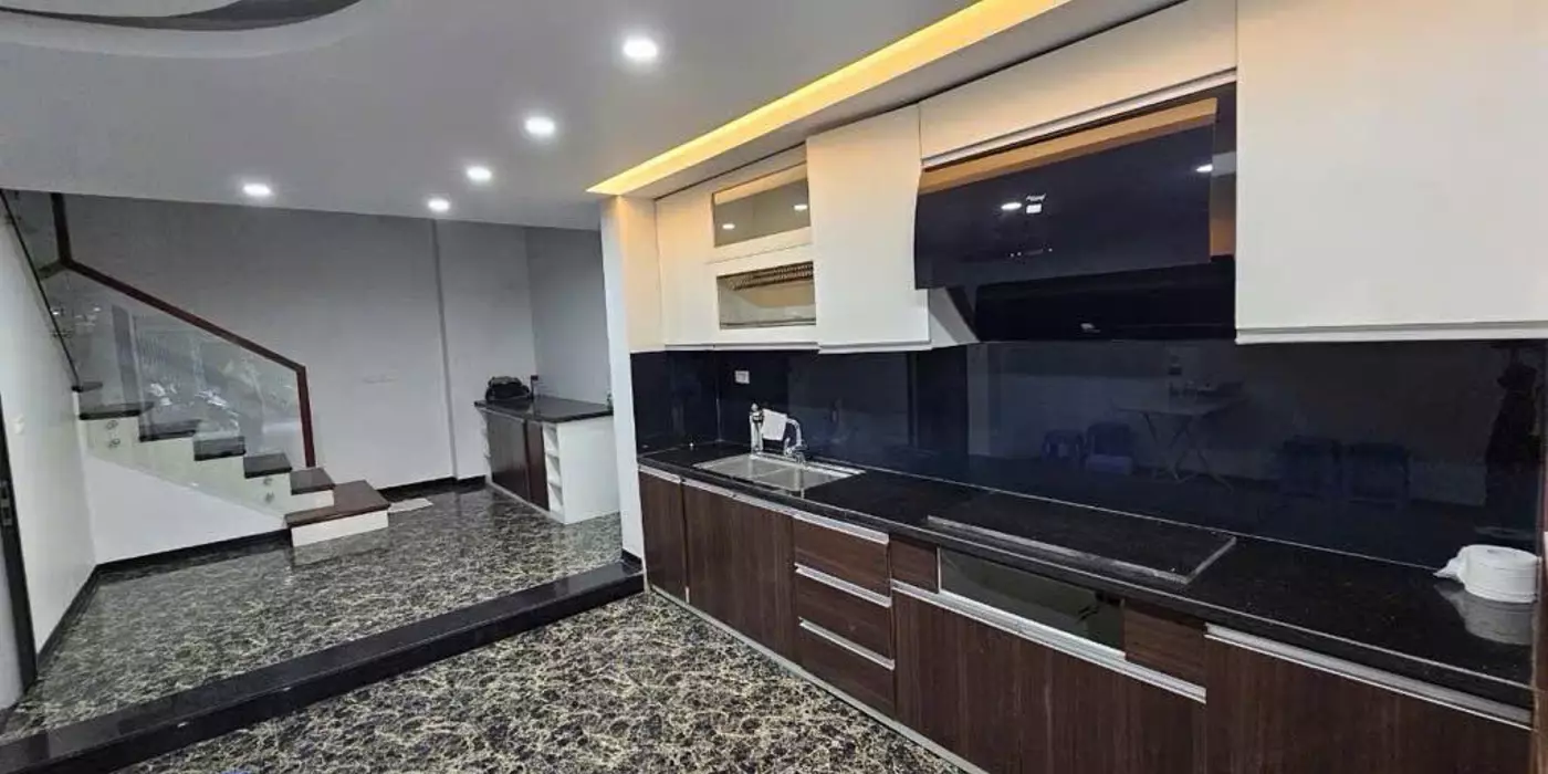 NGÕ THÔNG - NHÀ THOÁNG ĐẸP - TIỆN ÍCH - Ô TÔ VÀO NHÀ