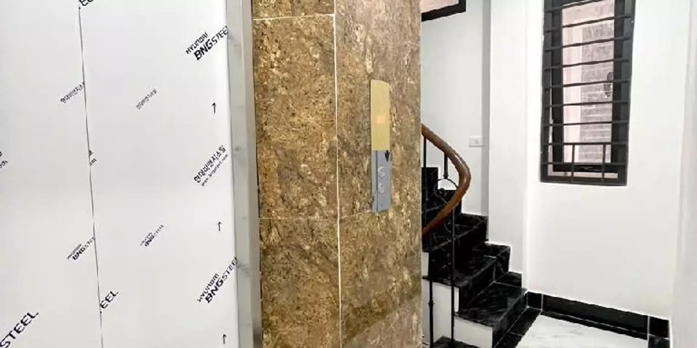 Bán nhà Hoàng Quốc Việt,34m2,6T,Lô góc, nhà mới, thang máy, ngõ thông, oto 10m 7tỷ95