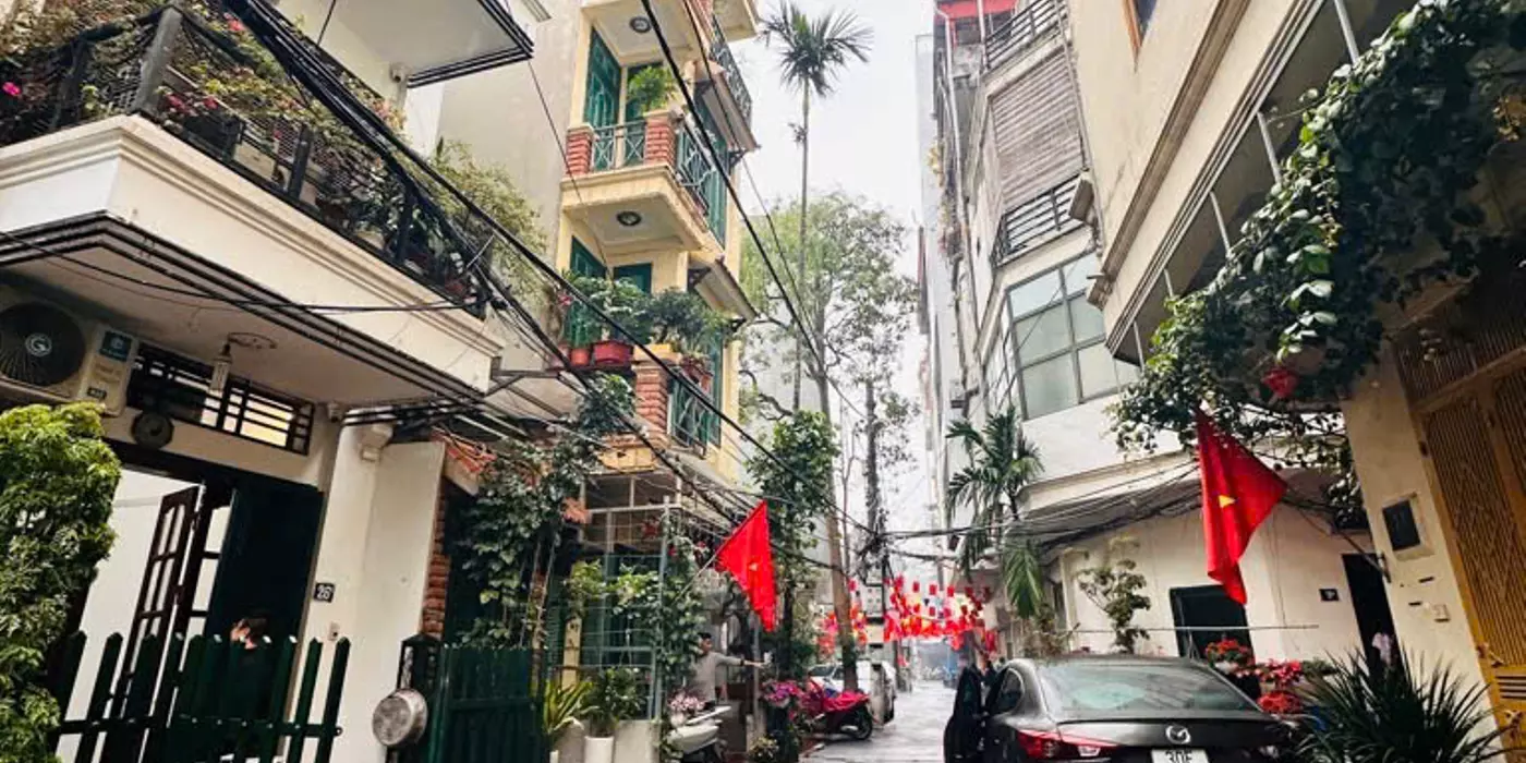 Bán 67m lãng yên atwngj nhà phân lô ô tô tránh vào nhà hai bà trưng