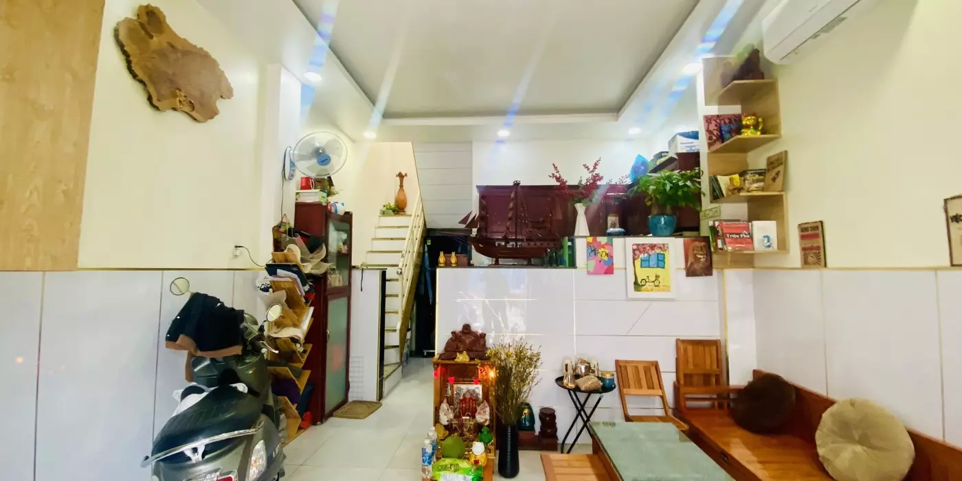 KHÓ TIN QUÁ, Nhà Mặt tiền, 36m2, 2 lầu mới 2PN, 2.6 tỷ TL 0964364745