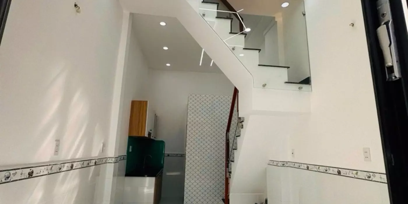 HẺM XE HƠI, NGAY BÌNH LONG, 21m2, NHÀ 2 TẦNG 2PN, SỔ ĐẸP GIÁ CHỈ HƠN 2 TỶ