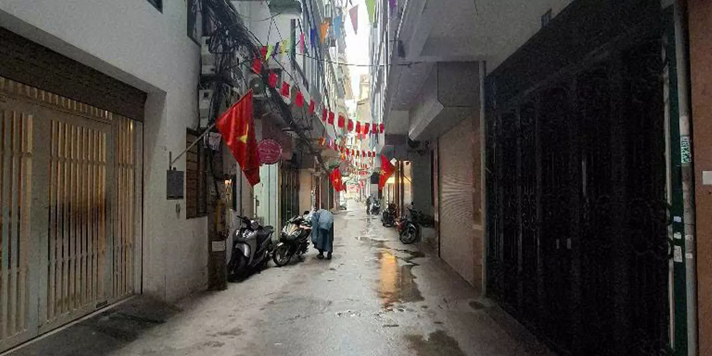 HÀNG HIẾM! NHÀ PHÂN LÔ Ô TÔ, NGÕ THẲNG RA PHỐ NGUYỄN CHÍ THANH